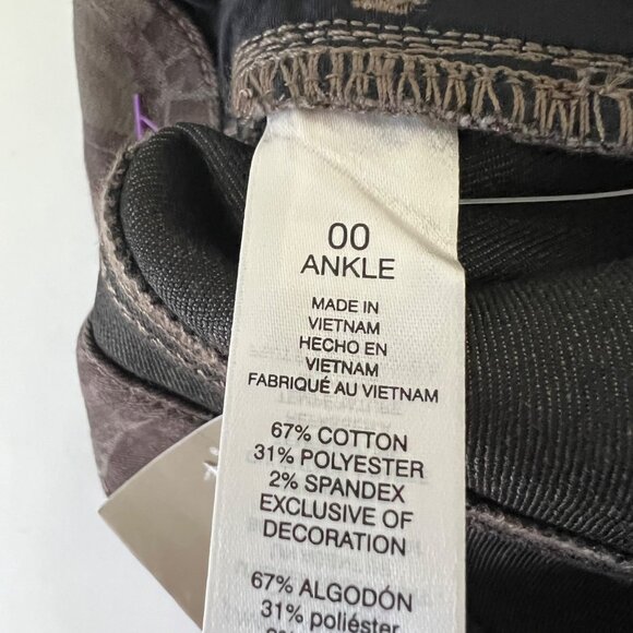 Chicos Womens Perfect Stretch Girlfriend Slim Ankle Jeans Brown Paisley size 2 - Picture 8 of 12